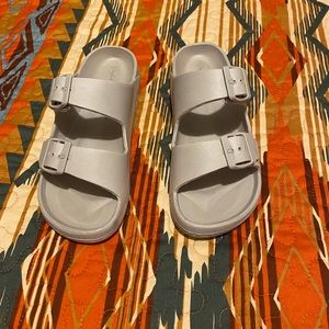 New Qupid Sandals light gray size 7